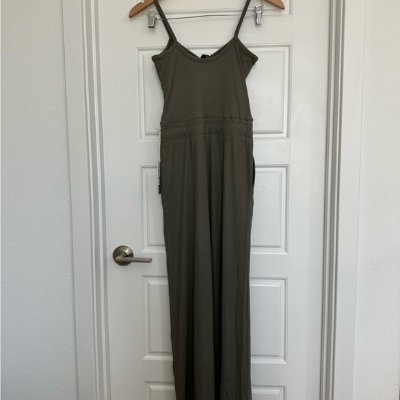 Vuori Pose Jumpsuit Wide Leg Henley Dark Metal Green Size XS - Picture 6 of 6